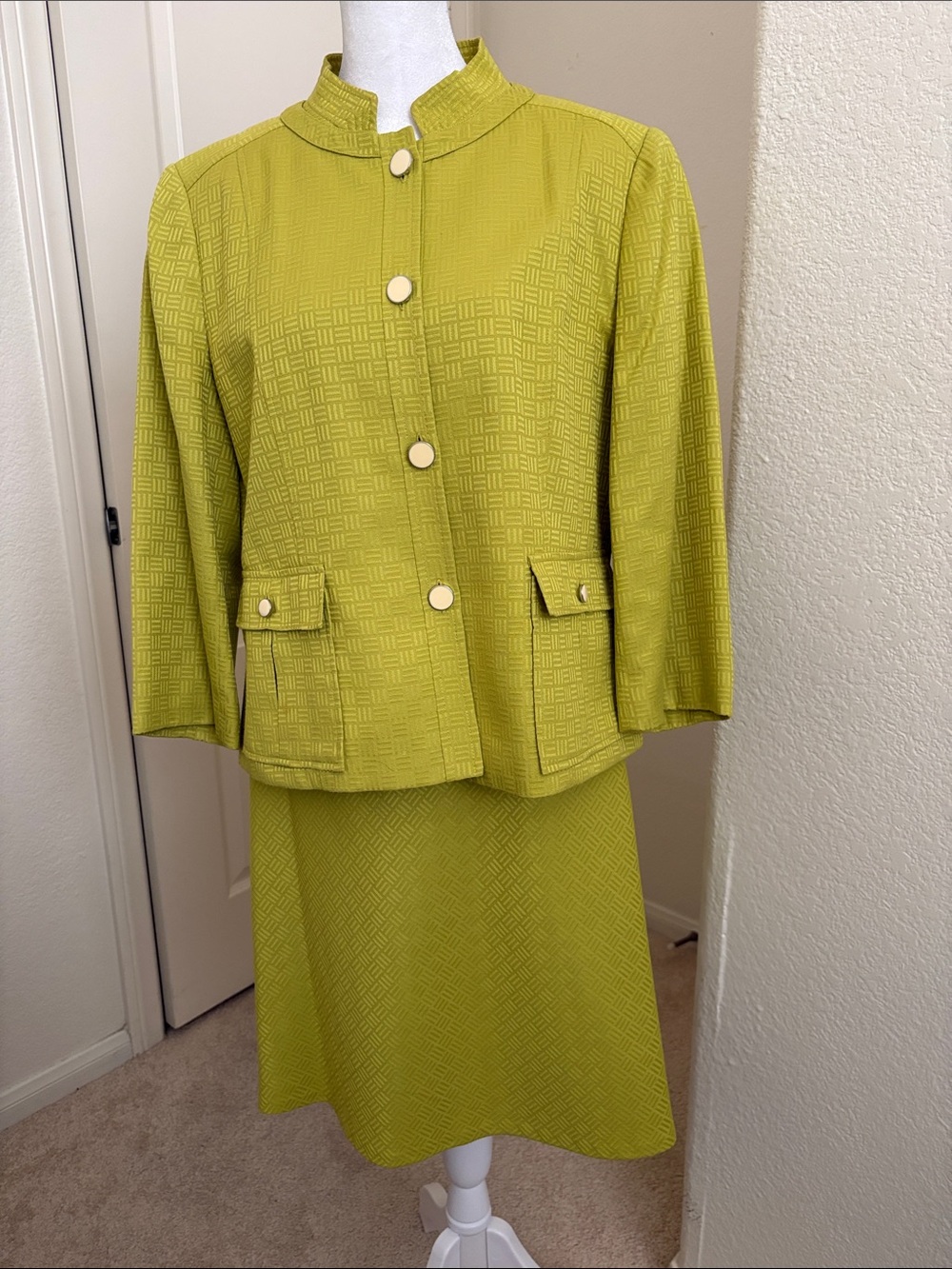 Ment to Be 2pc Calvin Kelvin Suit
